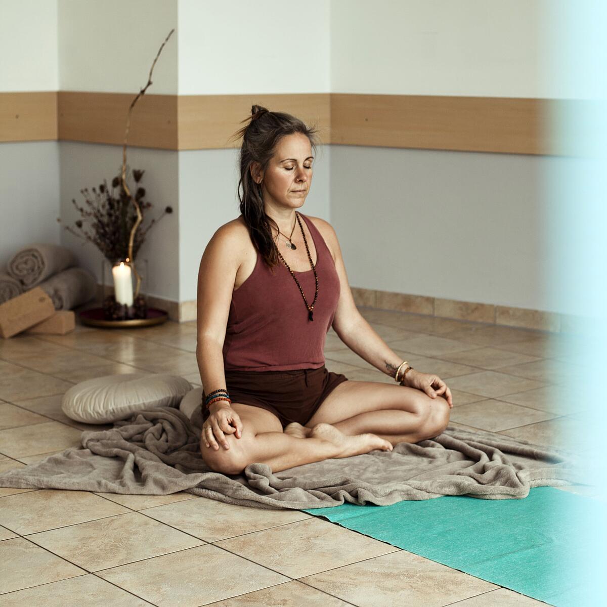 Yoga im Freizeitzentrum Rohrer Stirn Meiningen, Foto von Sissy Nachreiner